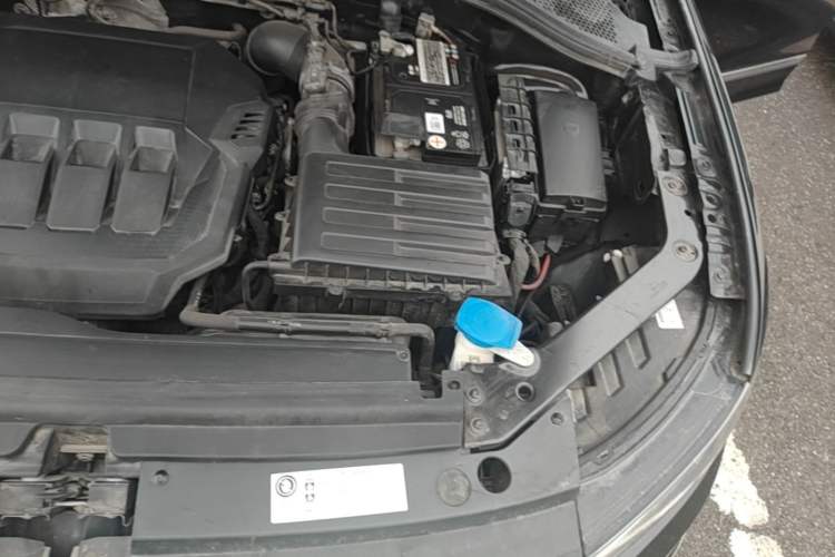 Used Volkswagen Tiguan L 2022 330TSI Automatic Two-Wheel Drive R-Line Enhanced Edition Engine Bay Left