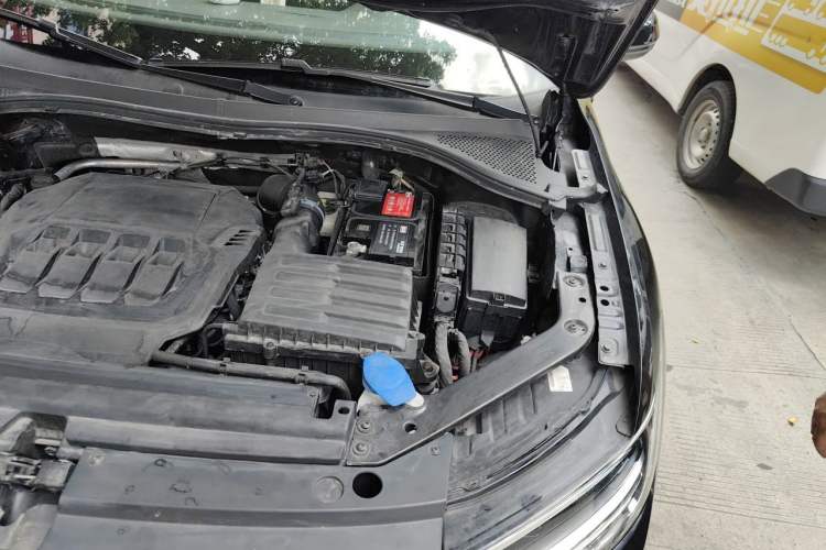 Used Volkswagen Tiguan L 2022 330TSI Automatic Two-Wheel Drive R-Line Flagship Edition Engine Bay Left
