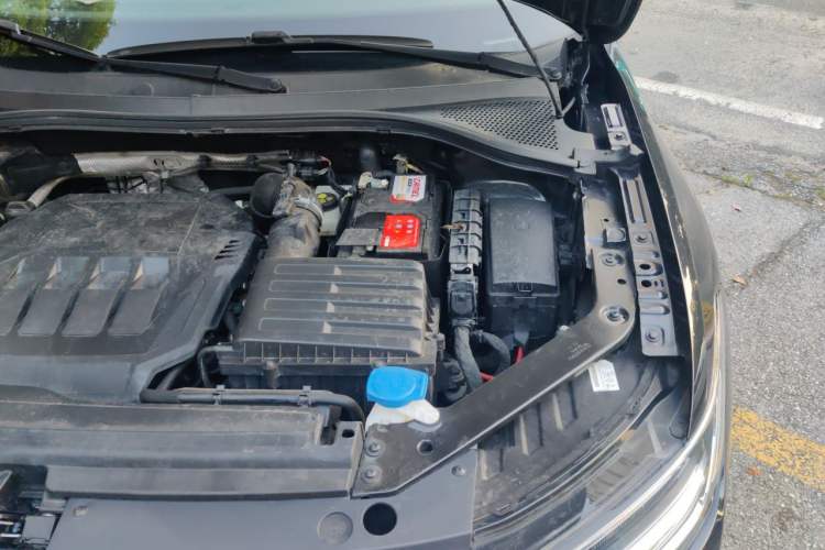 Used Volkswagen Tiguan L 2022 330TSI Automatic Two-Wheel Drive R-Line Enhanced Edition Engine Bay Left
