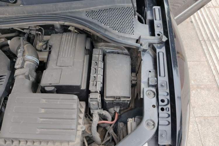 Used Volkswagen Tiguan L 2022 330TSI Automatic Two-Wheel Drive R-Line Enhanced Edition Engine Bay Left