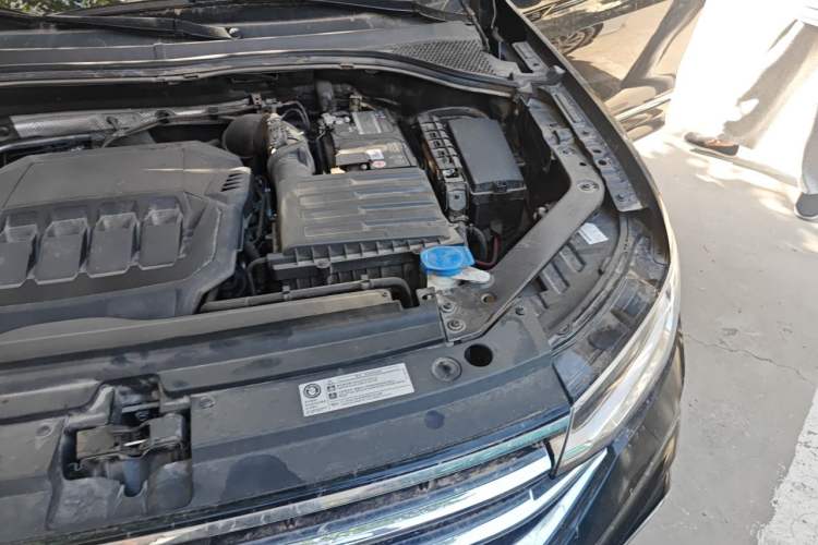 Used Volkswagen Tiguan L 2022 330TSI Automatic Two-Wheel Drive R-Line Enhanced Edition Engine Bay Left