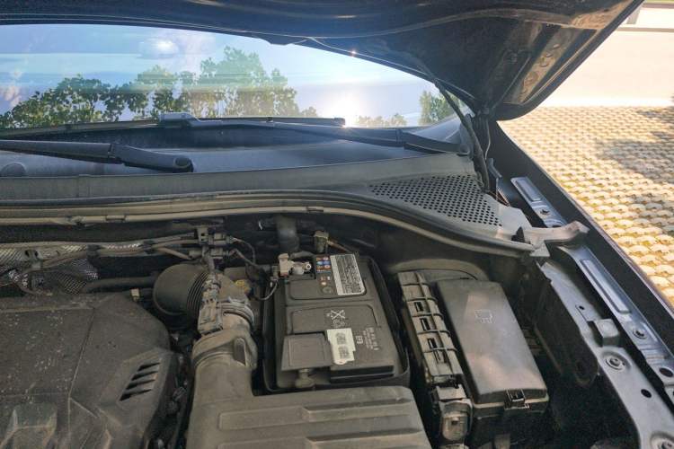 Used Volkswagen Tiguan L 2022 330TSI Automatic Two-Wheel Drive R-Line Enhanced Edition Engine Bay Left