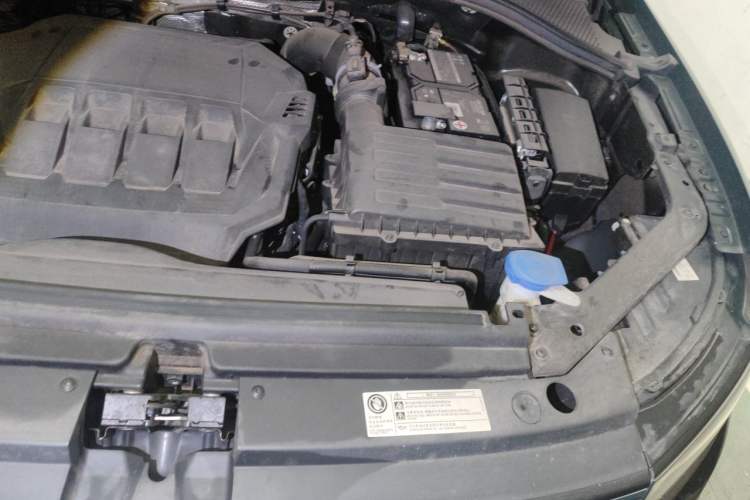 Used Volkswagen Tiguan L 2022 330TSI Automatic Two-Wheel Drive R-Line Enhanced Edition Engine Bay Left