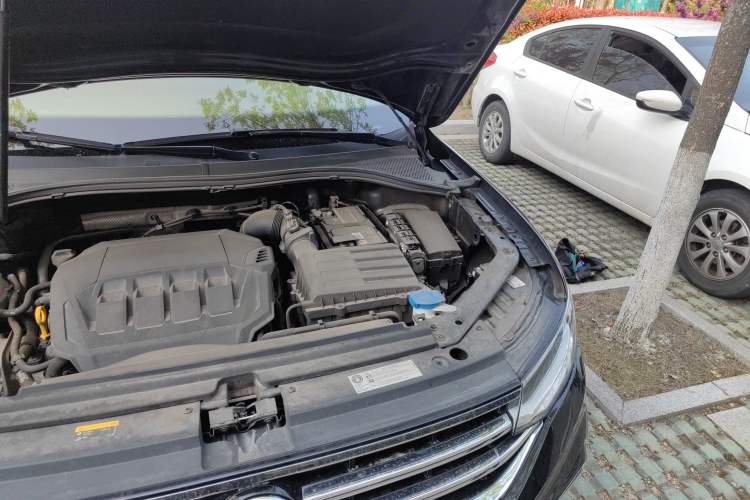 Used Volkswagen Tiguan L 2022 330TSI Automatic Two-Wheel Drive R-Line Enhanced Edition Engine Bay Left