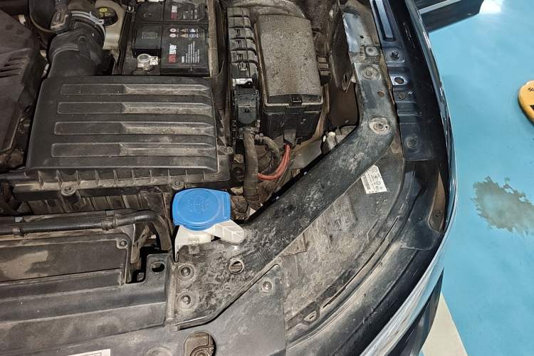 Used Volkswagen Tiguan L 2022 330TSI Automatic Two-Wheel Drive R-Line Enhanced Edition Engine Bay Left