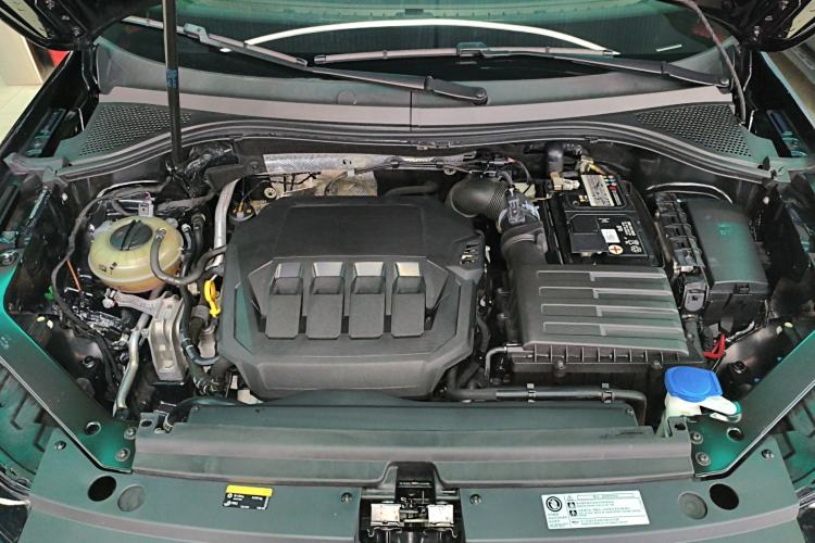 Used Volkswagen Tiguan L 2022 330TSI Automatic Two-Wheel Drive R-Line Enhanced Edition Engine Bay