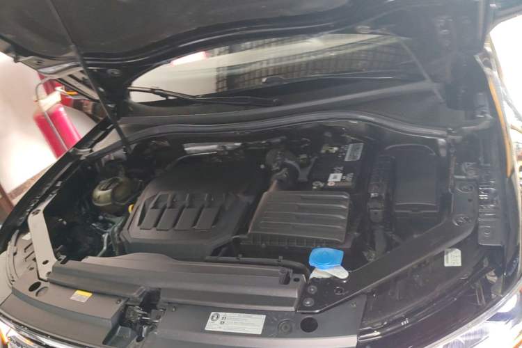 Used Volkswagen Tiguan L 2022 330TSI Automatic Two-Wheel Drive R-Line Enhanced Edition Engine Bay