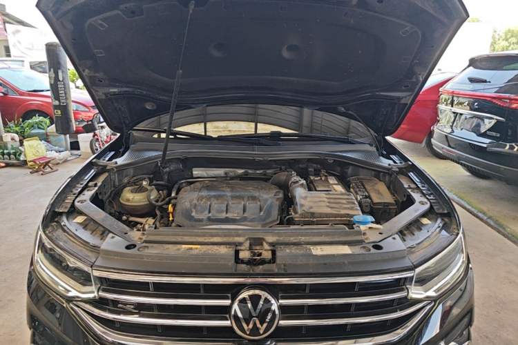 Used Volkswagen Tiguan L 2022 330TSI Automatic Two-Wheel Drive R-Line Enhanced Edition Engine Bay