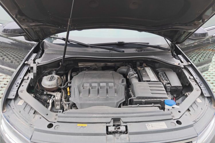 Used Volkswagen Tiguan L 2022 330TSI Automatic Two-Wheel Drive R-Line Enhanced Edition Engine Bay