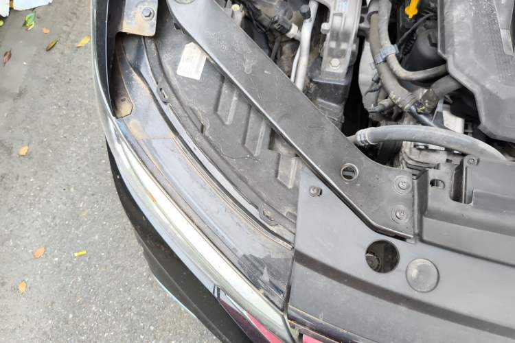 Used Volkswagen Tiguan L 2022 330TSI Automatic Two-Wheel Drive Smart Edition Engine Bay Right