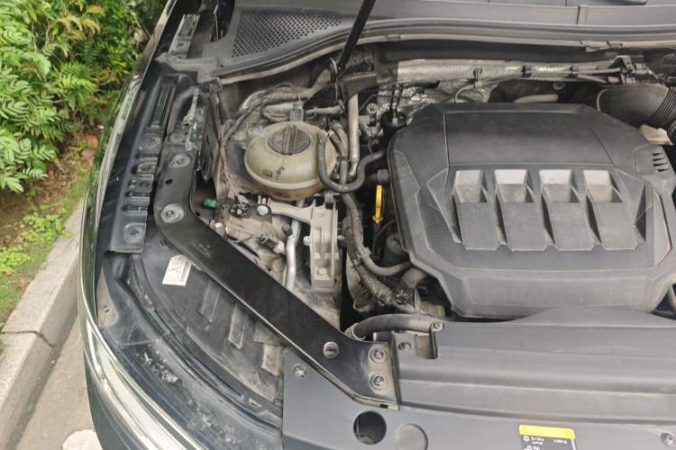 Used Volkswagen Tiguan L 2022 330TSI Automatic Two-Wheel Drive R-Line Flagship Edition Engine Bay Right