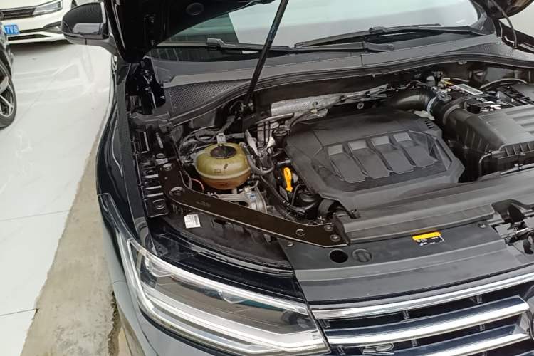 Used Volkswagen Tiguan L 2022 330TSI Automatic Two-Wheel Drive R-Line Enhanced Edition Engine Bay Right