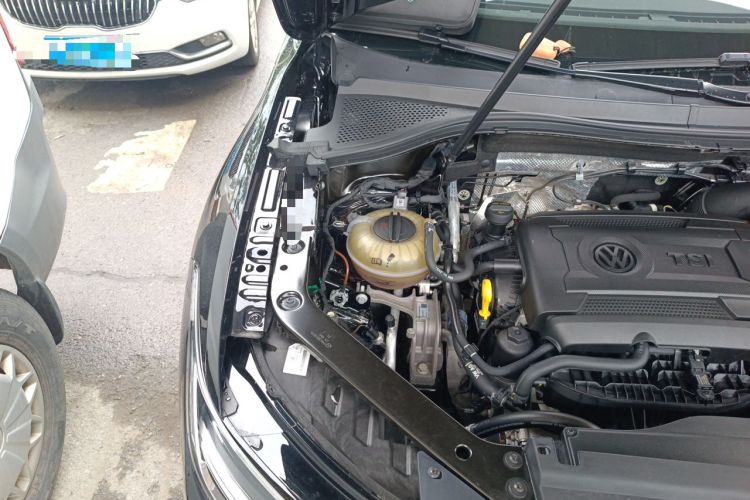 Used Volkswagen Tiguan L 2022 380TSI Automatic All-Wheel Drive R-Line Enhanced Comfort 7-Seater Engine Bay Right