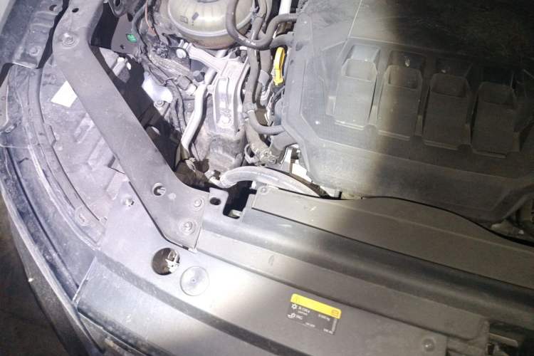 Used Volkswagen Tiguan L 2022 330TSI Automatic Two-Wheel Drive R-Line Enhanced Edition Engine Bay Right