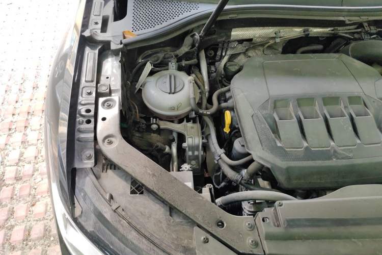 Used Volkswagen Tiguan L 2022 330TSI Automatic Two-Wheel Drive R-Line Enhanced Edition Engine Bay Right