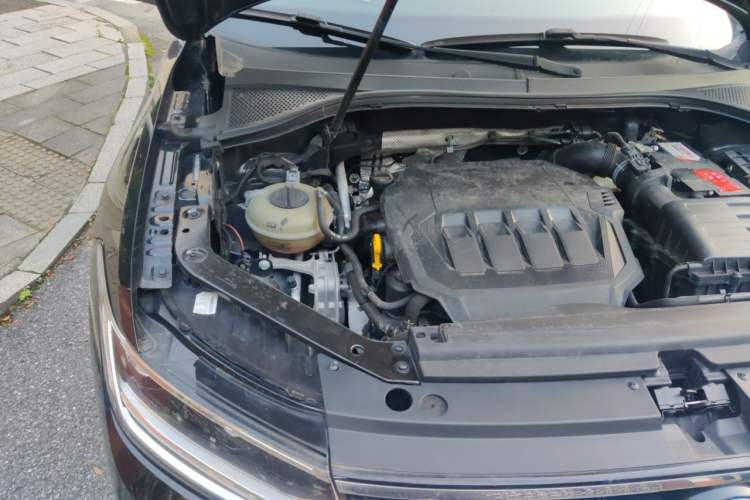 Used Volkswagen Tiguan L 2022 330TSI Automatic Two-Wheel Drive R-Line Enhanced Edition Engine Bay Right