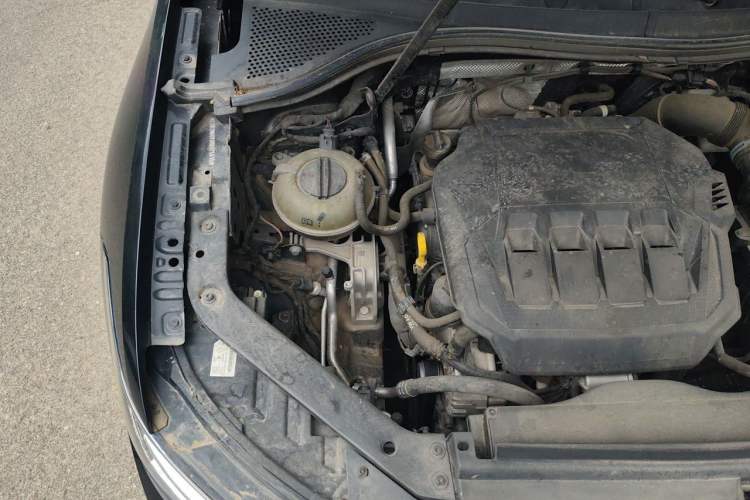 Used Volkswagen Tiguan L 2022 330TSI Automatic Two-Wheel Drive R-Line Enhanced Edition Engine Bay Right
