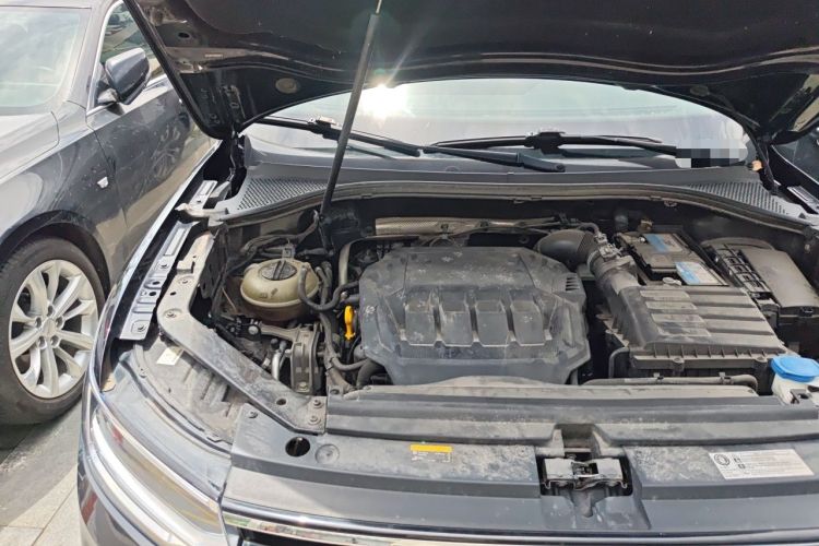 Used Volkswagen Tiguan L 2022 330TSI Automatic Two-Wheel Drive R-Line Enhanced Edition Engine Bay Right