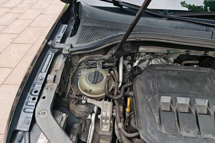 Used Volkswagen Tiguan L 2022 330TSI Automatic Two-Wheel Drive Smart Edition Engine Bay Right