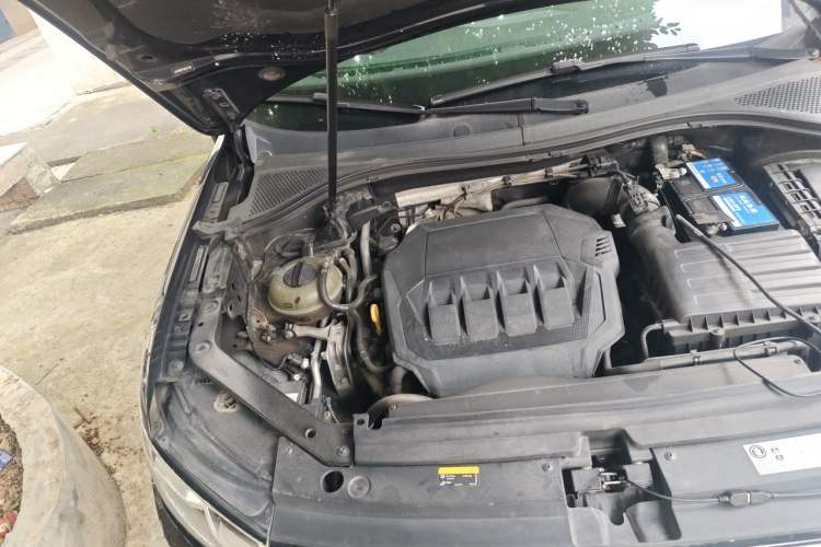 Used Volkswagen Tiguan L 2022 330TSI Automatic Two-Wheel Drive R-Line Flagship Edition Engine Bay Right