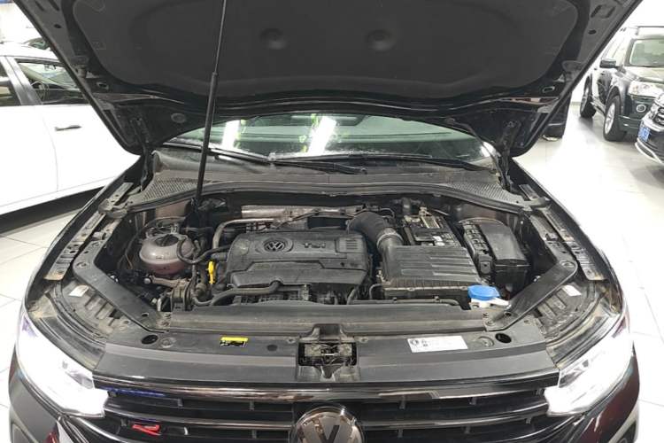 Used Volkswagen Tiguan L 2022 380TSI Automatic All-Wheel Drive R-Line Enhanced Comfort 7-Seater Engine Bay