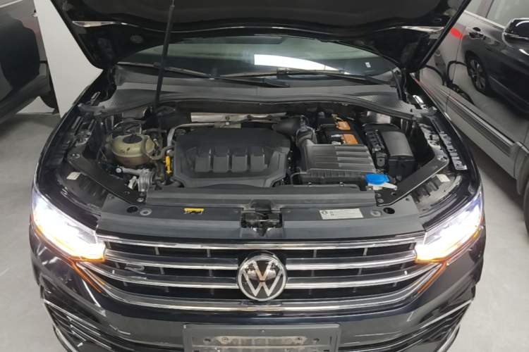 Used Volkswagen Tiguan L 2022 330TSI Automatic Two-Wheel Drive R-Line Enhanced Edition Engine Bay