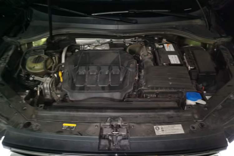 Used Volkswagen Tiguan L 2022 330TSI Automatic Two-Wheel Drive R-Line Flagship Edition Engine Bay