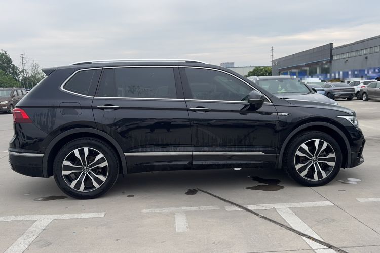 Used Volkswagen Tiguan L 2022 330TSI Automatic Two-Wheel Drive R-Line Enhanced Edition Exterior 2