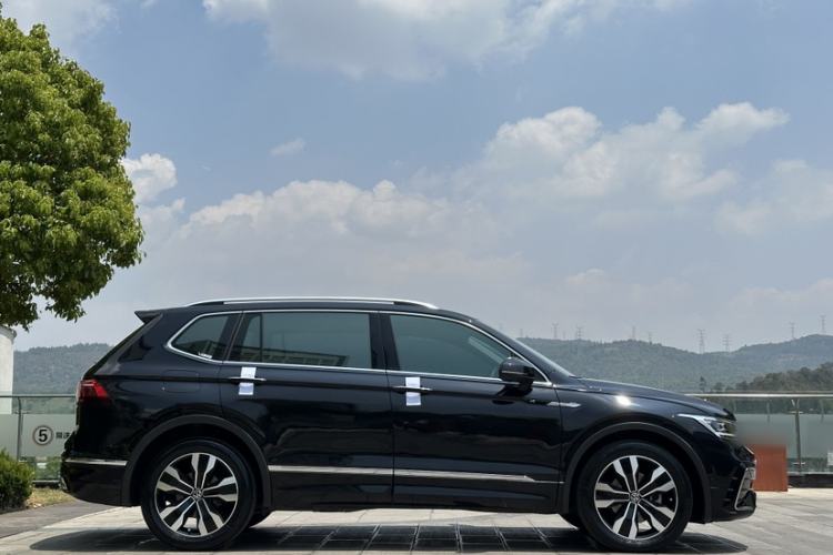 Used Volkswagen Tiguan L 2022 330TSI Automatic Two-Wheel Drive R-Line Enhanced Edition Exterior 2