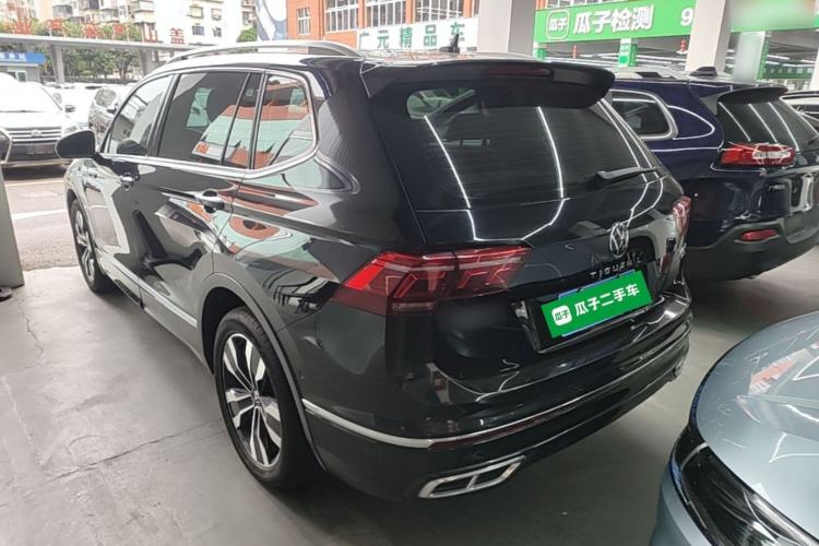 Used Volkswagen Tiguan L 2022 330TSI Automatic Two-Wheel Drive R-Line Flagship Edition Exterior 2