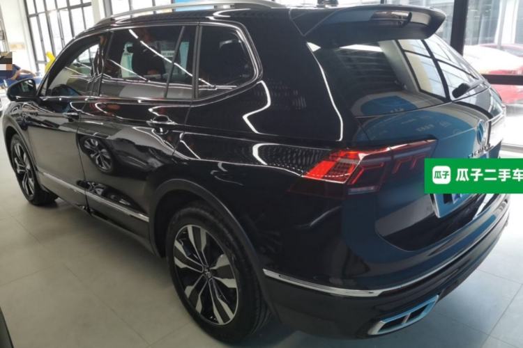 Used Volkswagen Tiguan L 2022 380TSI Automatic All-Wheel Drive R-Line Enhanced Comfort 7-Seater Exterior 2