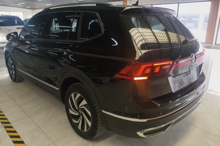 Used Volkswagen Tiguan L 2022 330TSI Automatic Two-Wheel Drive Smart Edition Exterior 2