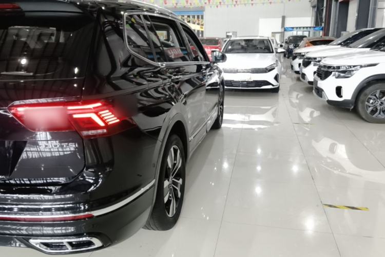 Used Volkswagen Tiguan L 2022 330TSI Automatic Two-Wheel Drive R-Line Enhanced Edition Exterior 3