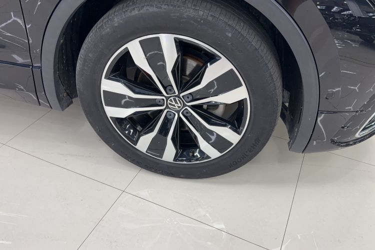 Used Volkswagen Tiguan L 2022 330TSI Automatic Two-Wheel Drive R-Line Flagship Edition Exterior 3