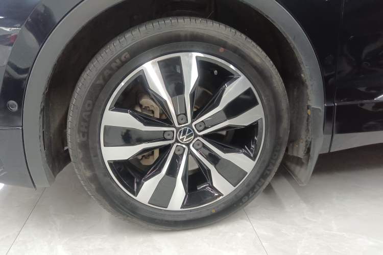 Used Volkswagen Tiguan L 2022 330TSI Automatic Two-Wheel Drive R-Line Enhanced Edition Exterior 4