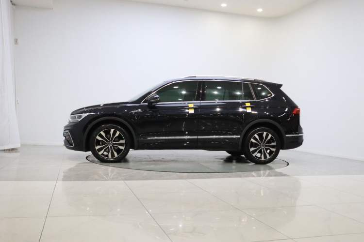 Used Volkswagen Tiguan L 2022 330TSI Automatic Two-Wheel Drive R-Line Enhanced Edition Exterior 4