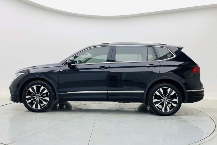 Used Volkswagen Tiguan L 2022 330TSI Automatic Two-Wheel Drive R-Line Enhanced Edition Exterior 4