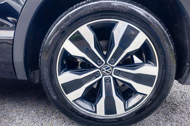 Used Volkswagen Tiguan L 2022 330TSI Automatic Two-Wheel Drive R-Line Enhanced Edition Exterior 5