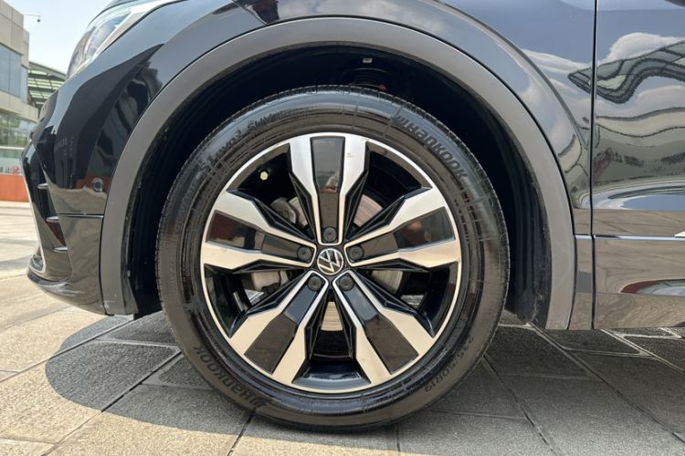Used Volkswagen Tiguan L 2022 330TSI Automatic Two-Wheel Drive R-Line Enhanced Edition Exterior 5
