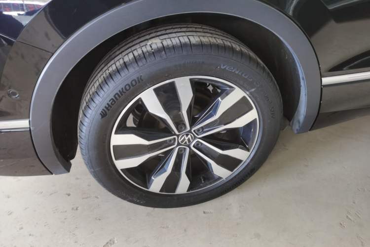 Used Volkswagen Tiguan L 2022 330TSI Automatic Two-Wheel Drive R-Line Enhanced Edition Exterior 5