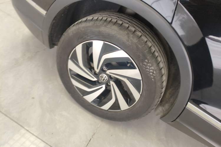 Used Volkswagen Tiguan L 2022 330TSI Automatic Two-Wheel Drive Smart Edition Exterior 5