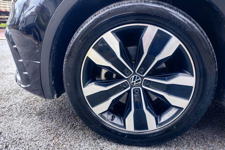 Used Volkswagen Tiguan L 2022 330TSI Automatic Two-Wheel Drive R-Line Enhanced Edition Exterior 6