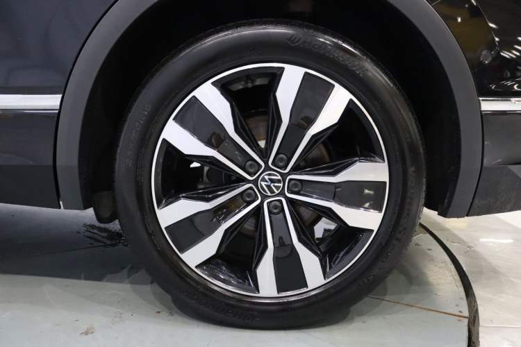 Used Volkswagen Tiguan L 2022 330TSI Automatic Two-Wheel Drive R-Line Enhanced Edition Exterior 7