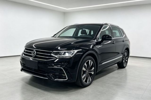 Volkswagen Tiguan L 2022 330TSI Automatic Two-Wheel Drive R-Line Enhanced Edition usado