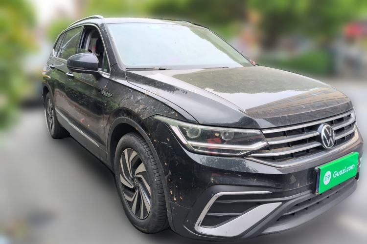 Used Volkswagen Tiguan L 2022 330TSI Automatic Two-Wheel Drive Smart Edition Front Right 45 Deg