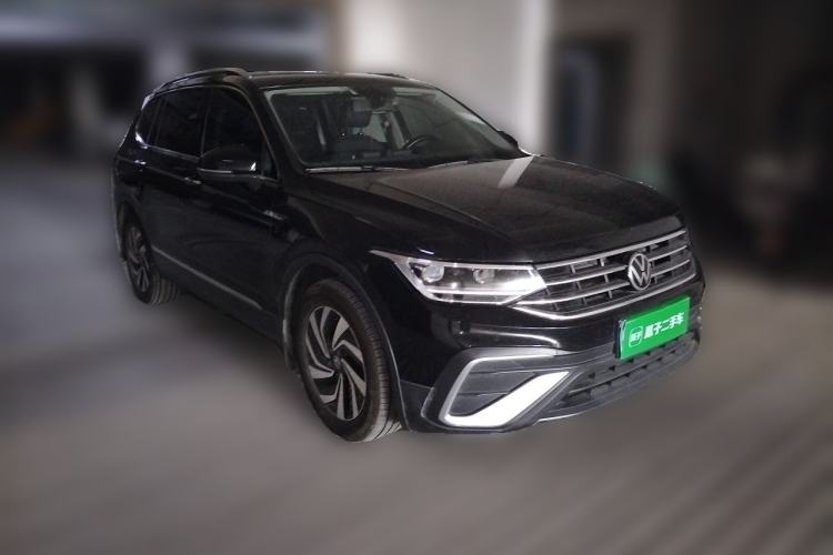 Used Volkswagen Tiguan L 2022 330TSI Automatic Two-Wheel Drive Smart Edition Front Right 45 Deg