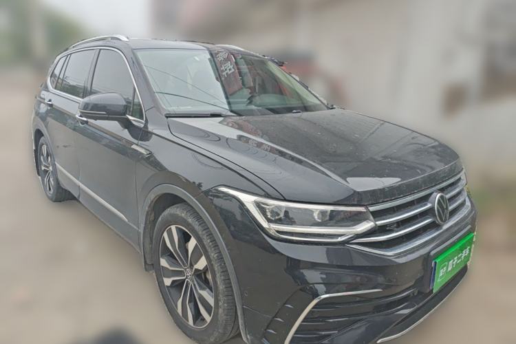 Used Volkswagen Tiguan L 2022 330TSI Automatic Two-Wheel Drive R-Line Enhanced Edition Front Right 45 Deg