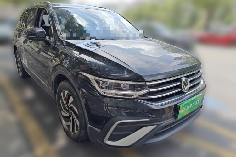 Used Volkswagen Tiguan L 2022 330TSI Automatic Two-Wheel Drive Smart Edition Front Right 45 Deg
