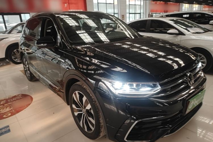 Used Volkswagen Tiguan L 2022 330TSI Automatic Two-Wheel Drive R-Line Enhanced Edition Front Right 45 Deg