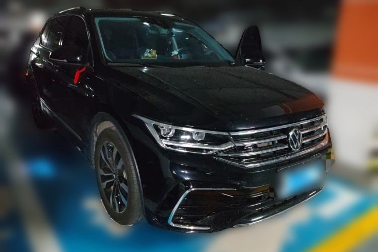 Used Volkswagen Tiguan L 2022 330TSI Automatic Two-Wheel Drive R-Line Enhanced Edition Front Right 45 Deg